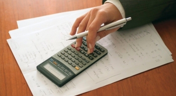 Inadimplência das empresas cresce, mas aumento é o menor em sete anos